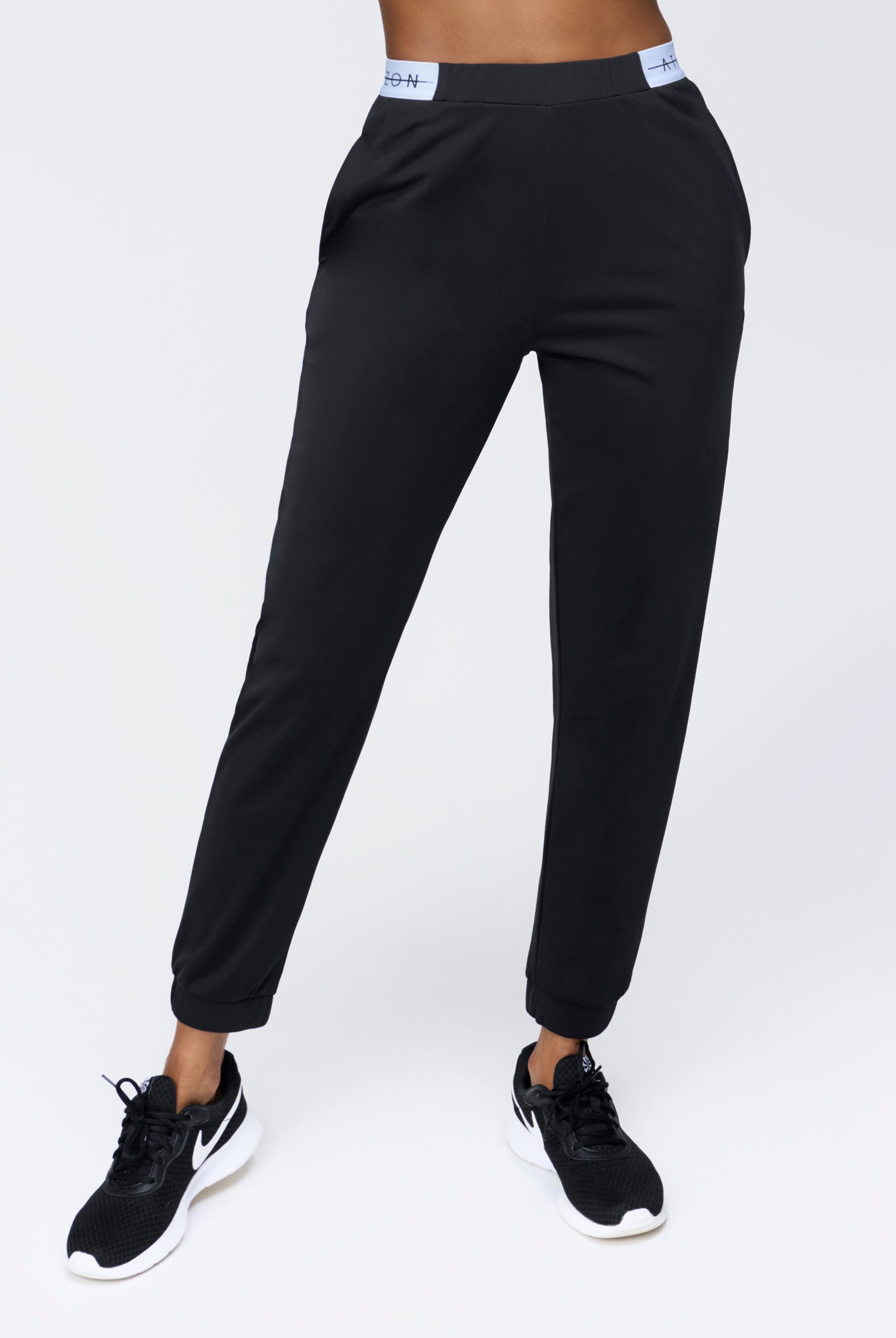 Silvretta Trackpants Lava Stone - Horizon Athletic