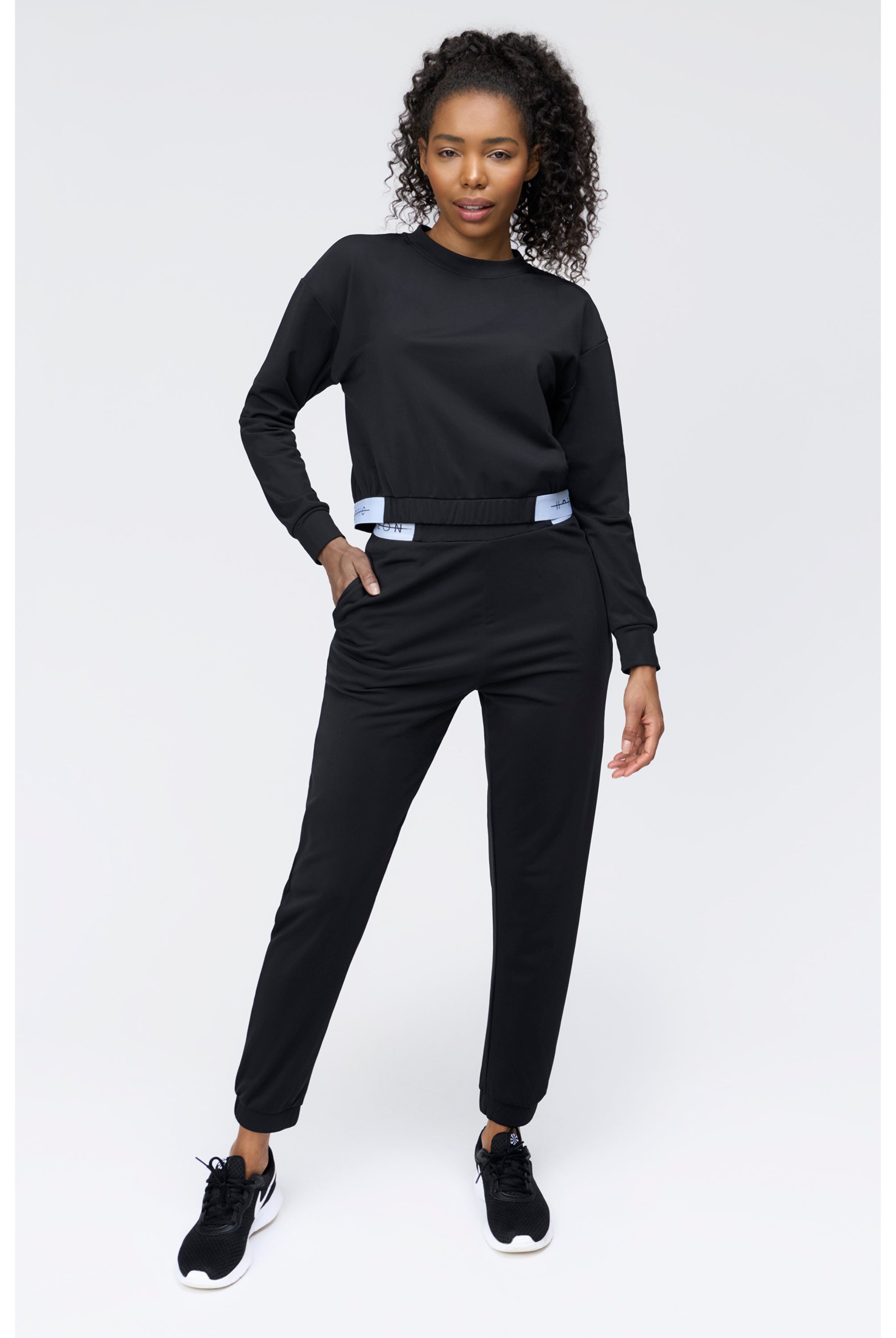 Silvretta Trackpants Lava Stone - Horizon Athletic